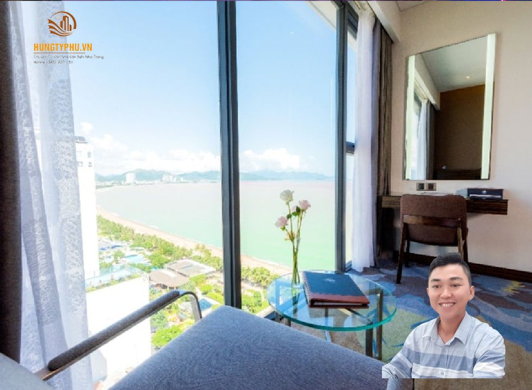 Đứng trong phòng có thể quan sát toàn cảnh biển Nha Trang
